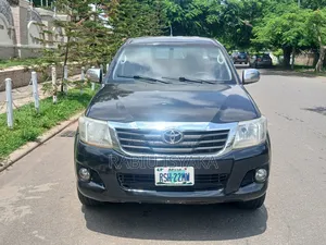 Toyota Hilux 2014 Black