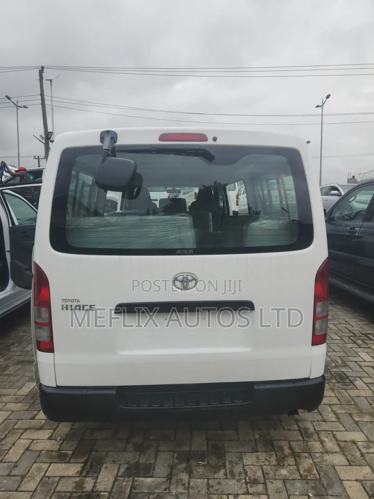 Toyota HiAce 2012 White