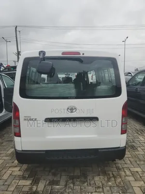 Toyota HiAce 2012 White