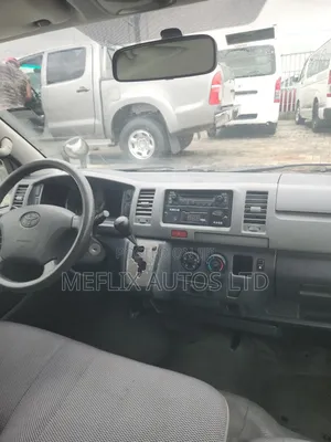 Toyota HiAce 2012 White