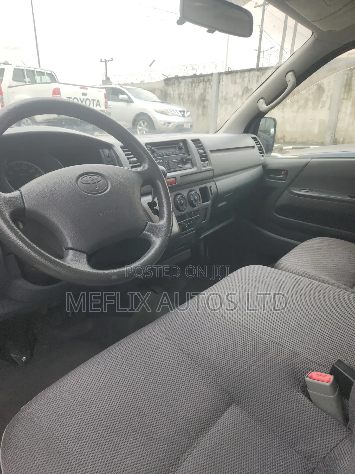 Toyota HiAce 2012 White