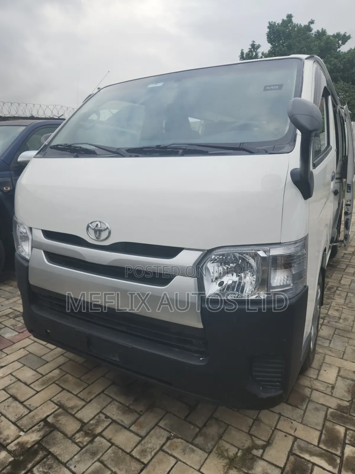 Toyota HiAce 2012 White