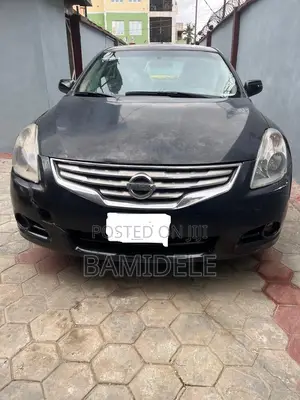 Nissan Altima 2.5 2012 Black