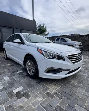 Hyundai Sonata Sport Sedan FWD (2.4L 4cyl 6A) 2016 White