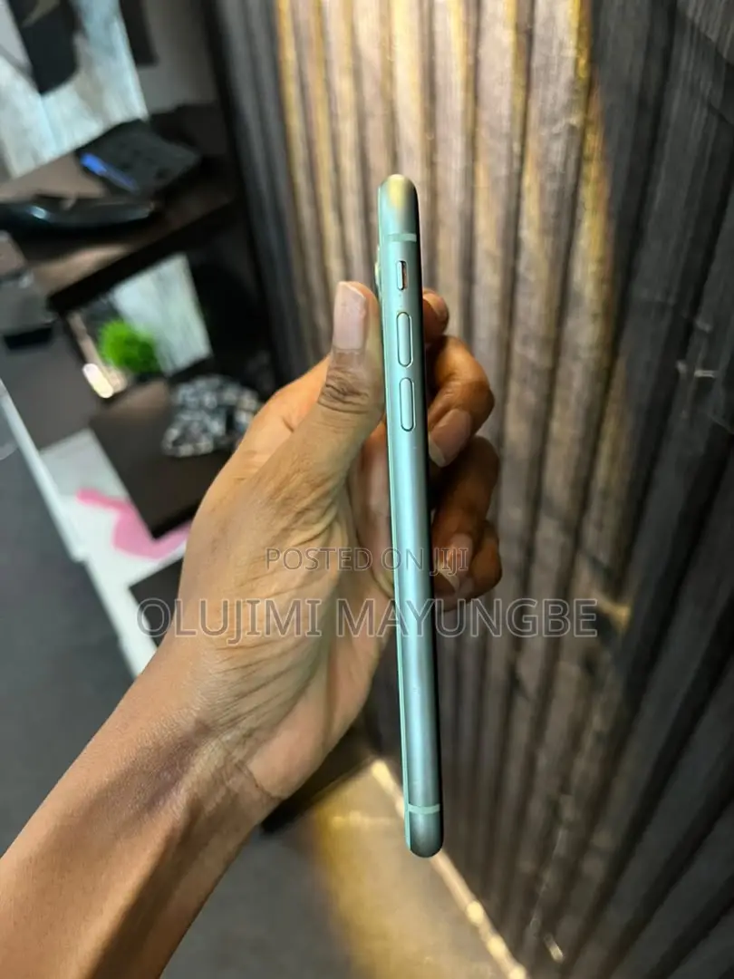 Apple iPhone 11 64 GB Green