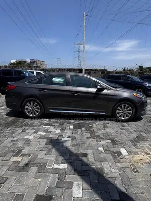 Hyundai Sonata Sport Sedan FWD (2.4L 4cyl 6A) 2017 Brown