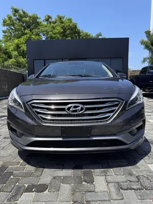 Hyundai Sonata Sport Sedan FWD (2.4L 4cyl 6A) 2017 Brown