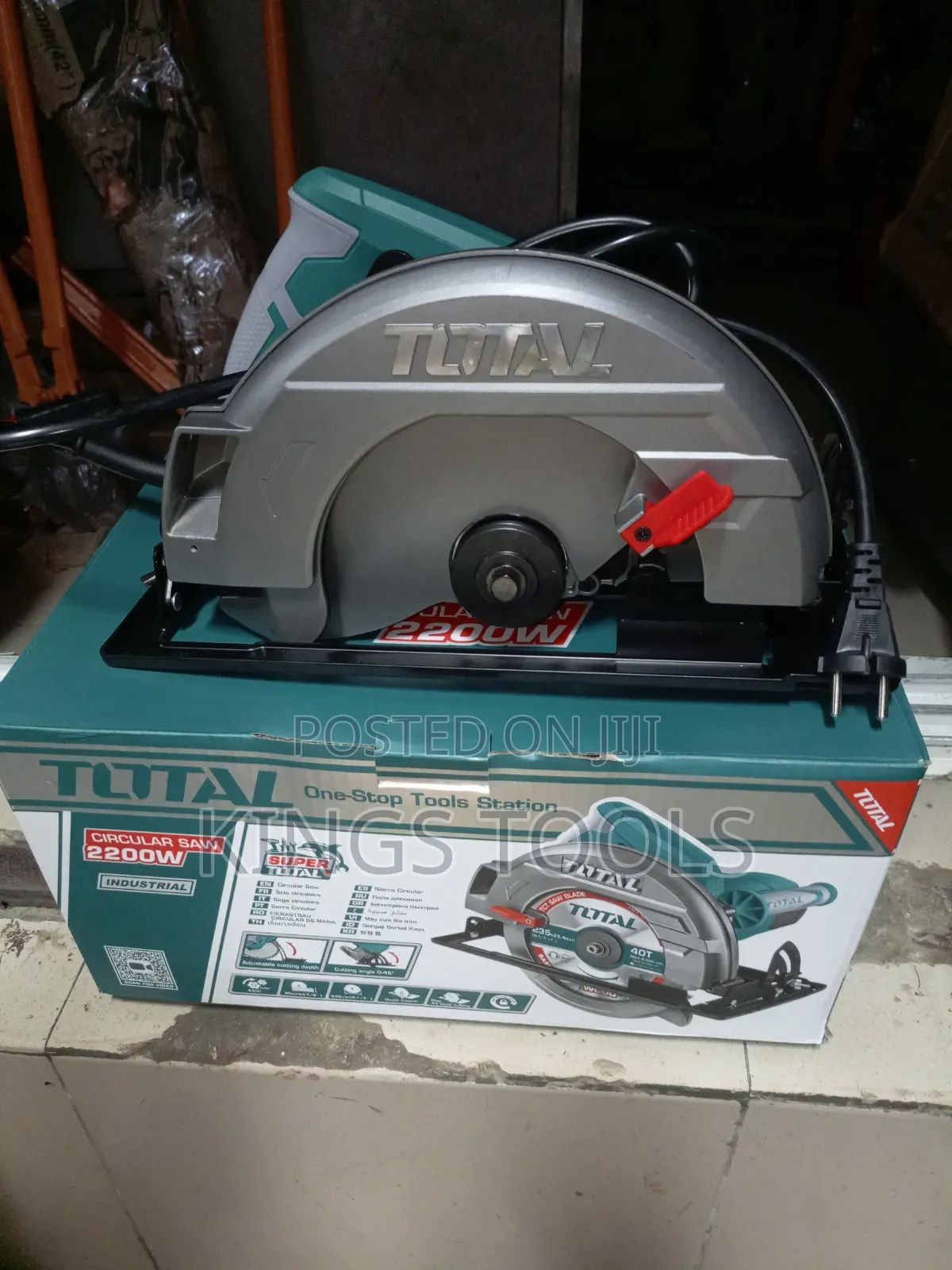 Total Circular Saw Machine 2200w