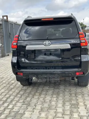 Toyota Land Cruiser Prado 2018 Black
