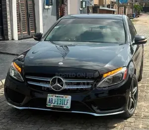 Mercedes-Benz C300 2016 Black