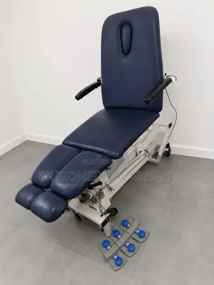 Uk Pre-Owned Plinth Electric Split-Leg Examination Couch