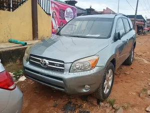 Toyota RAV4 2009 Green