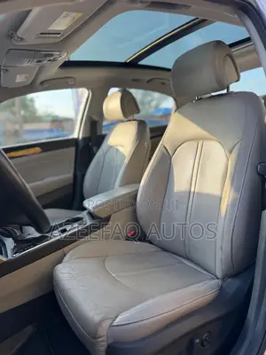 Hyundai Sonata Limited Sedan FWD (2.4L 4cyl 6A) 2016 Silver