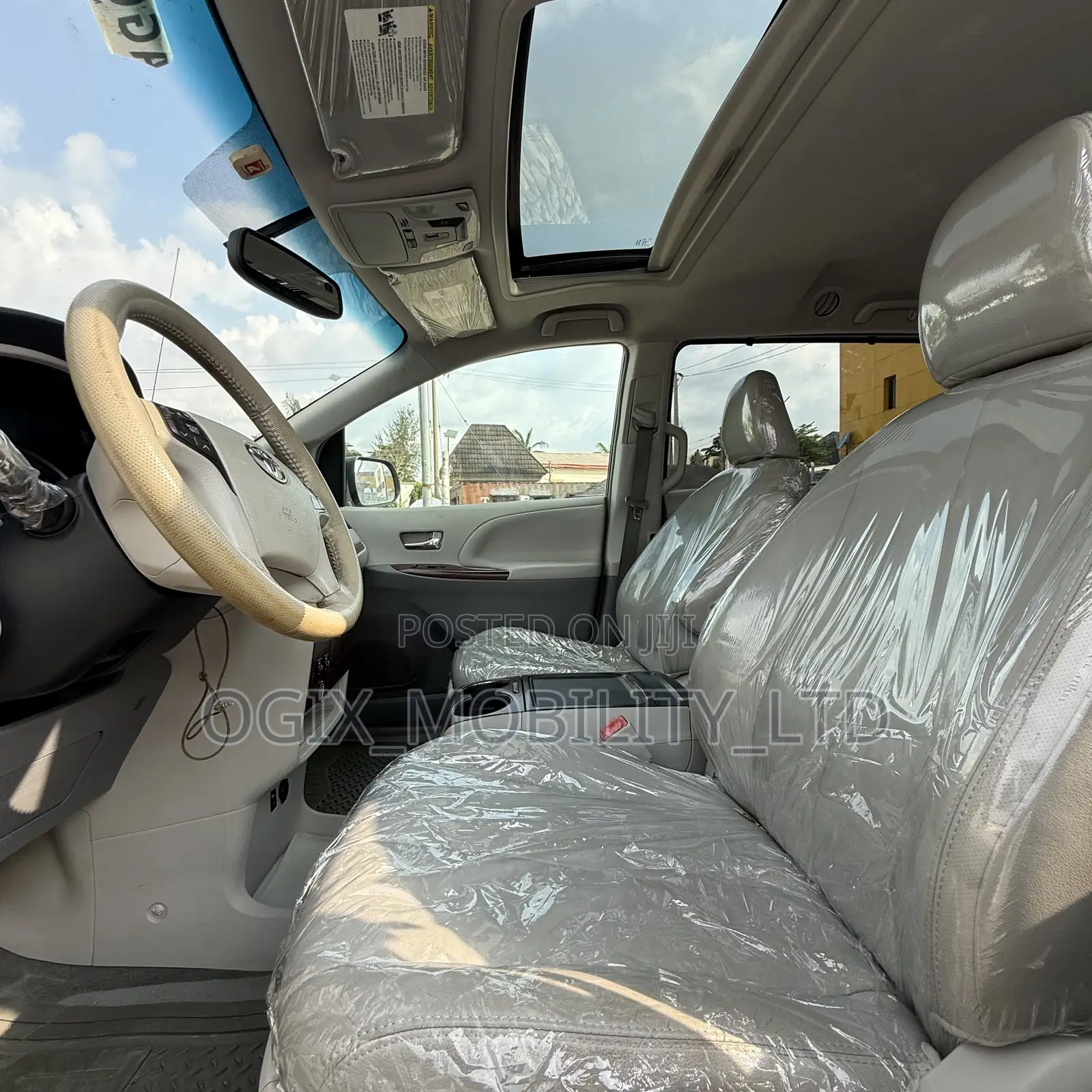 Toyota Sienna 2012 White