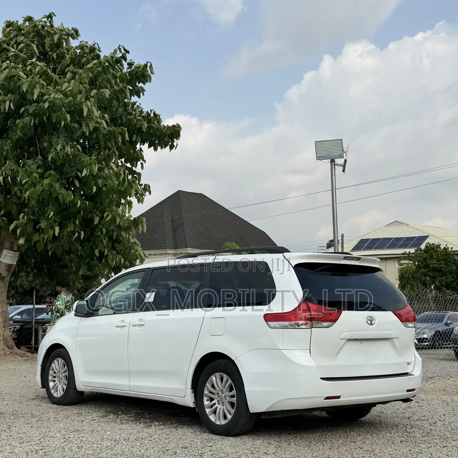Toyota Sienna 2012 White