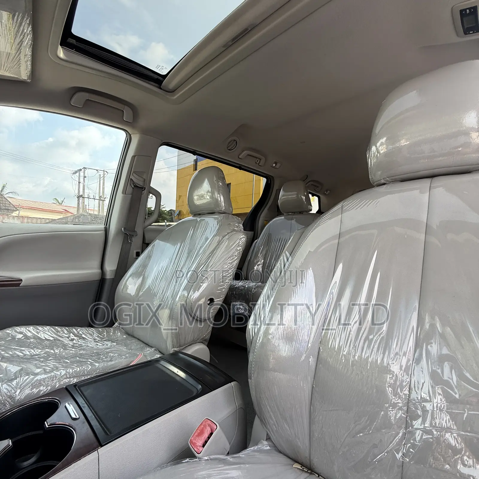 Toyota Sienna 2012 White