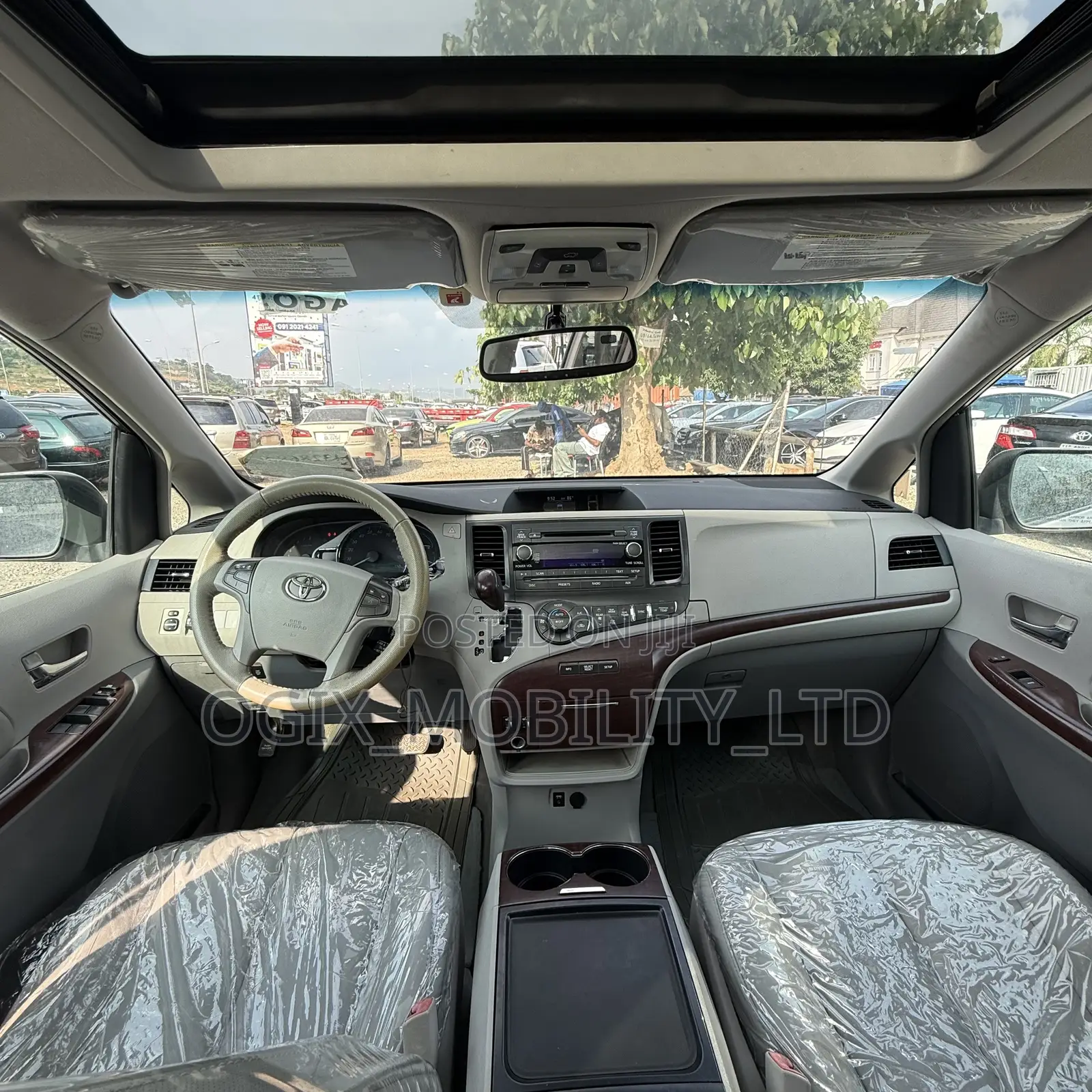 Toyota Sienna 2012 White