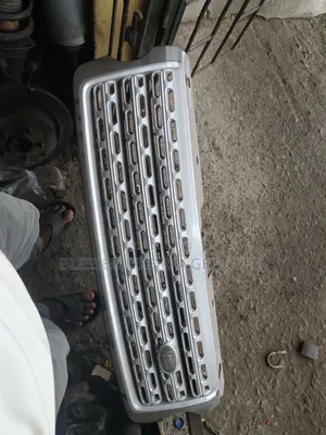 Front Grille Range Rover Vogue 2015