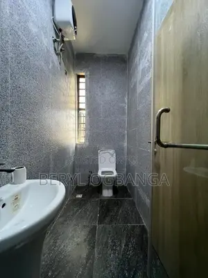 3bdrm Duplex in Abraham Adesanya Estate for rent