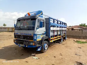 Mercedes Benz 814 Truck
