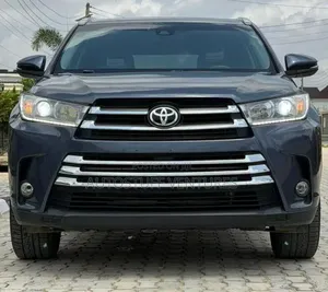 Toyota Highlander 2019 Blue