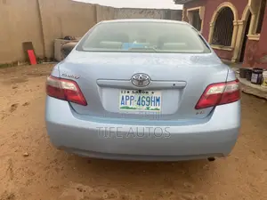 Toyota Camry LE 4dr Sedan (2.4L 4cyl 5A) 2009 Blue