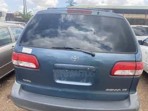 Toyota Sienna LE 2001 Gray