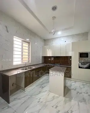 4bdrm Duplex in Lekki Phase 2 for rent