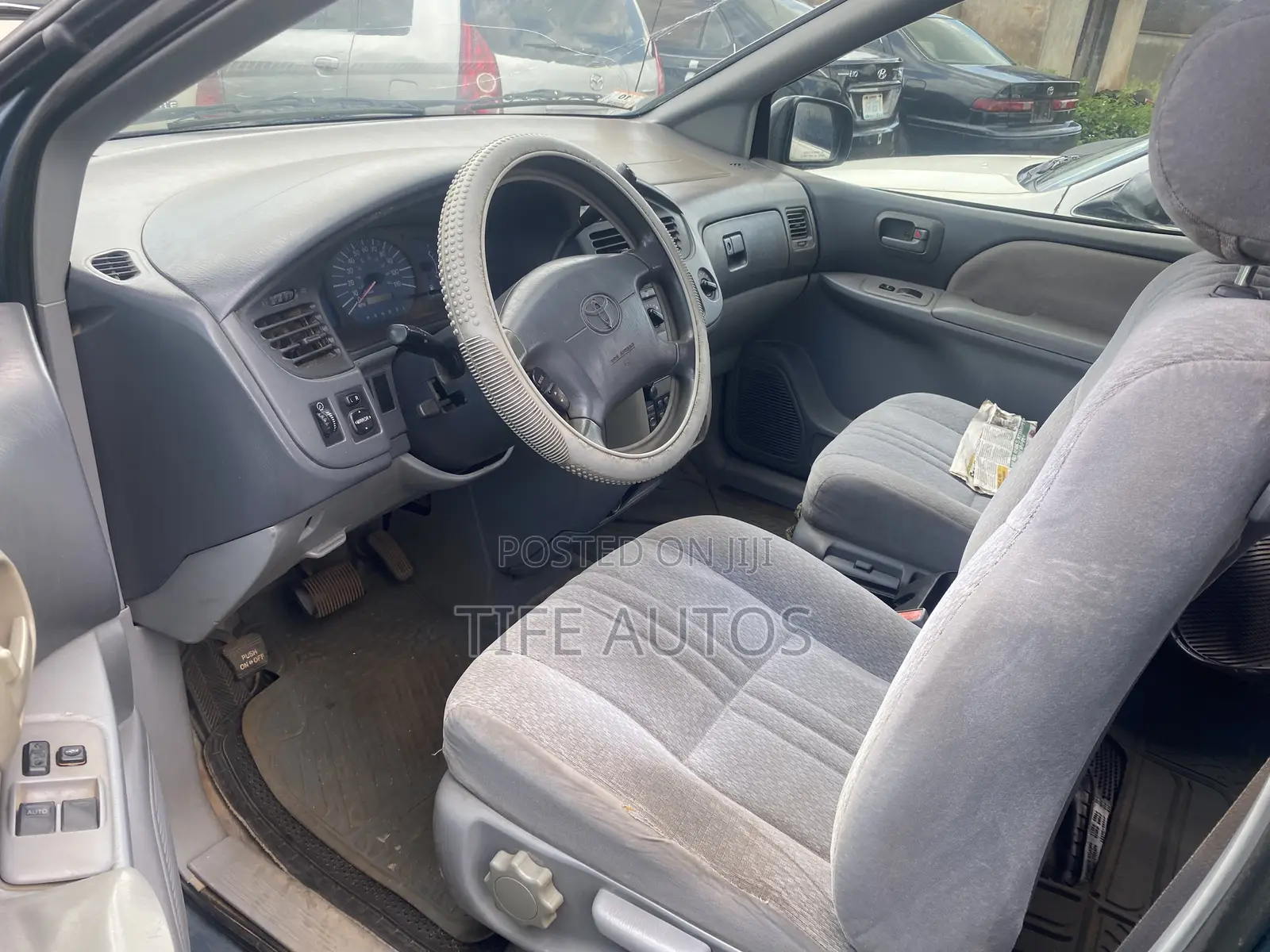 Toyota Sienna LE 2001 Gray