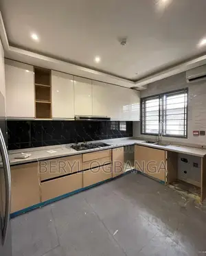 4bdrm Duplex in Lekki Phase 1 for rent
