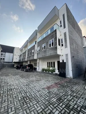 4bdrm Duplex in Ikate Lekki Eti-Osa for rent