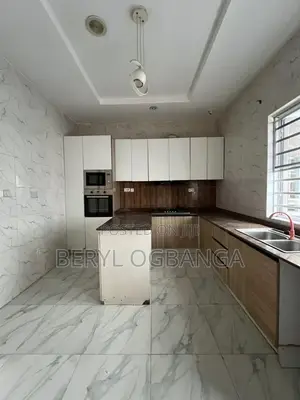 4bdrm Duplex in Lekki Phase 2 for rent