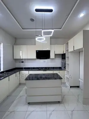 4bdrm Duplex in Lekki Phase 2 for rent