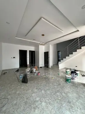 4bdrm Duplex in Lekki Phase 2 for rent