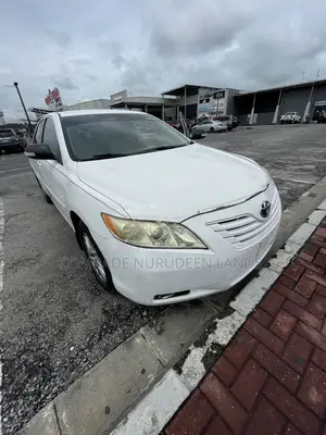 Toyota Camry LE 4dr Sedan (2.4L 4cyl 5A) 2009 White