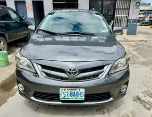 Toyota Corolla LE Special Edition 4dr Sedan (1.8L 4cyl 4A) 2013 Gray