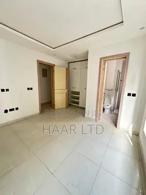 3bdrm Apartment in Lekki Phase 1 for sale