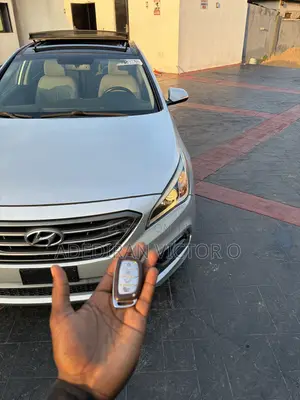 Hyundai Sonata Limited Sedan FWD (2.4L 4cyl 6A) 2016 Silver