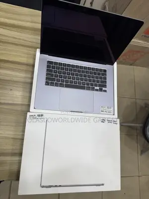 Laptop Apple MacBook Air 2024 M3 16GB Apple M3 SSD 256GB