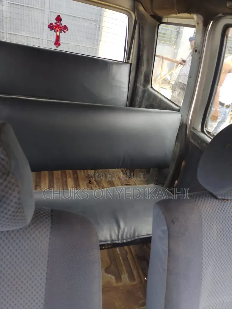 Bus 2020 Silver