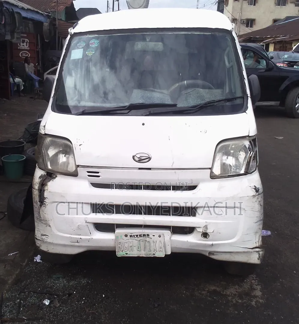 Bus 2020 Silver