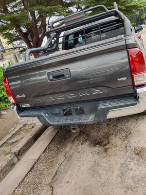 Toyota Tacoma 2017 Gray