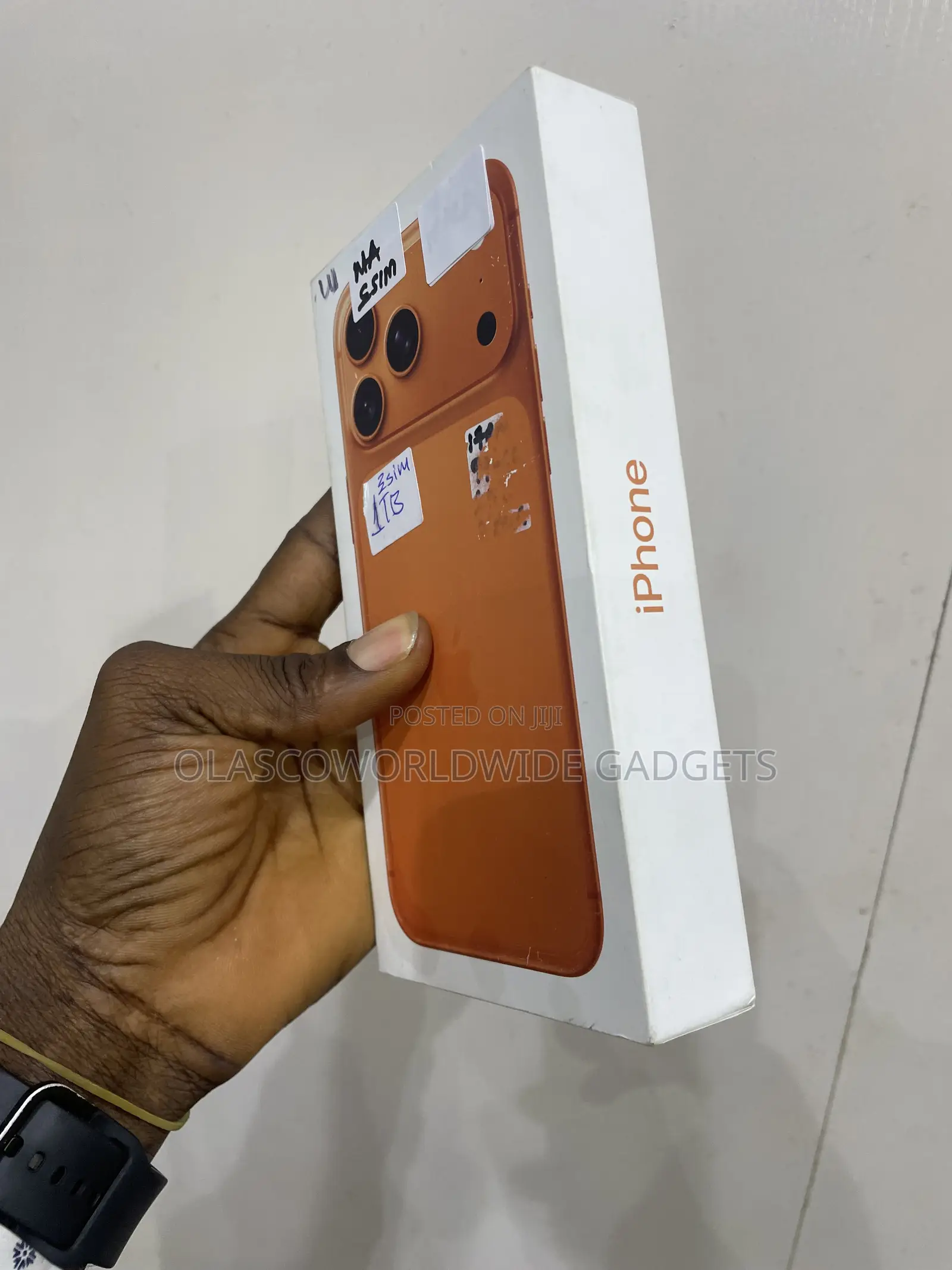 New Apple iPhone 17 Pro Max 1 TB Orange