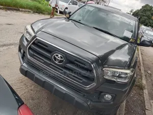 Toyota Tacoma 2017 Gray