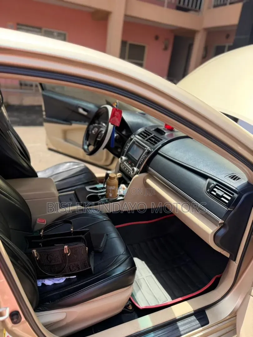 Toyota Camry 2014 Gold