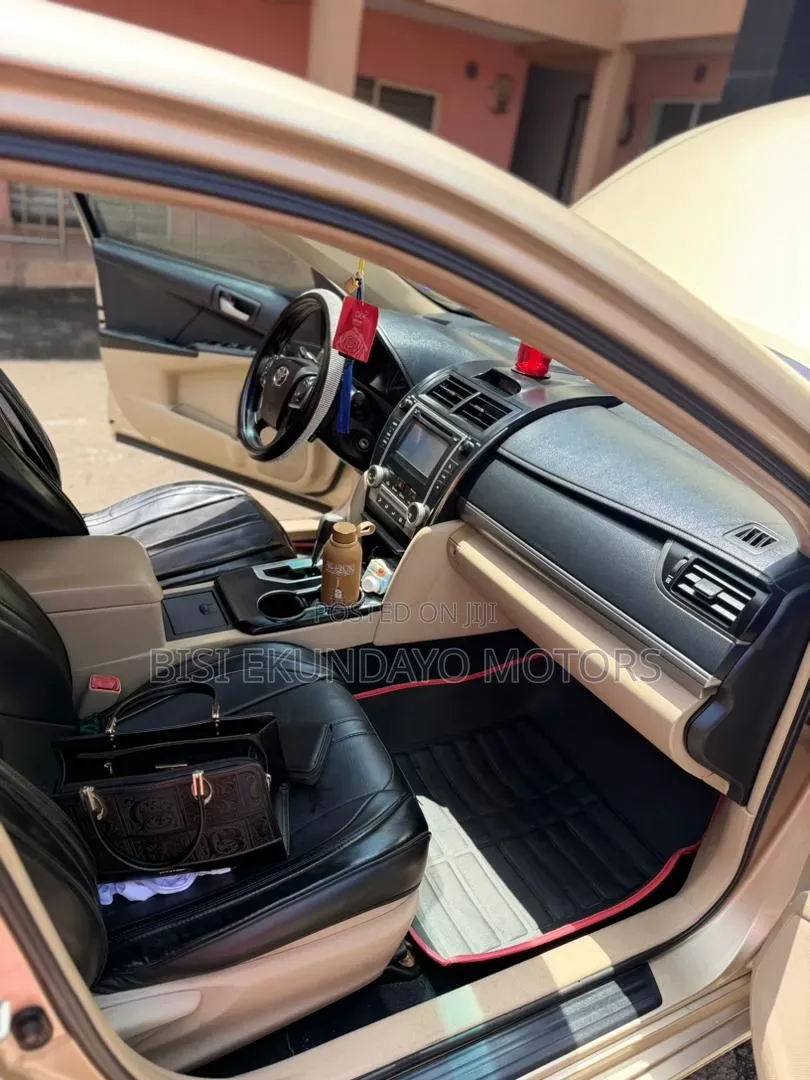 Toyota Camry 2014 Gold