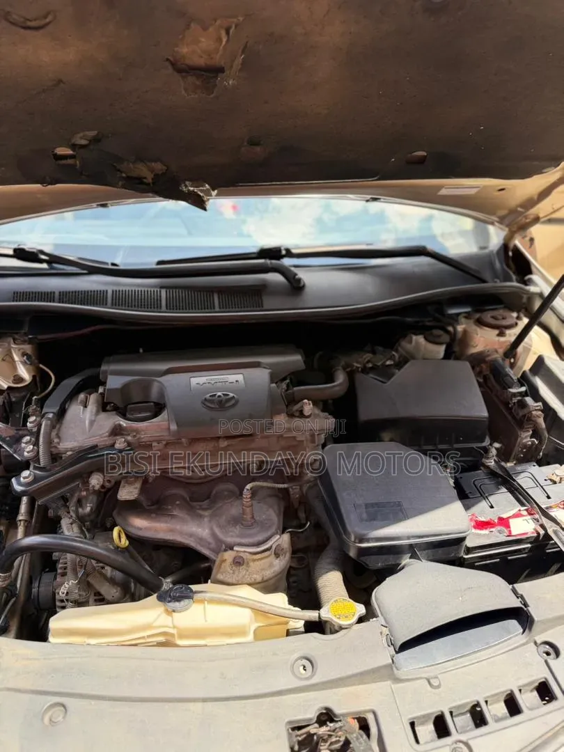 Toyota Camry 2014 Gold