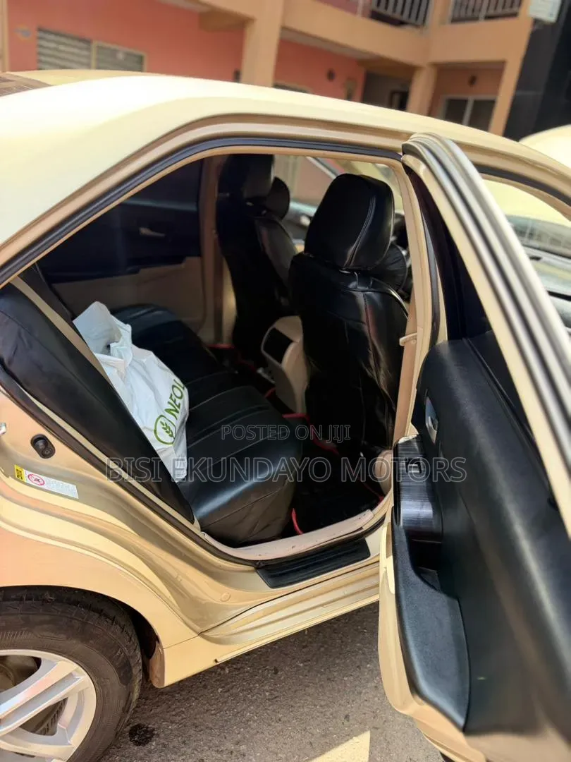 Toyota Camry 2014 Gold