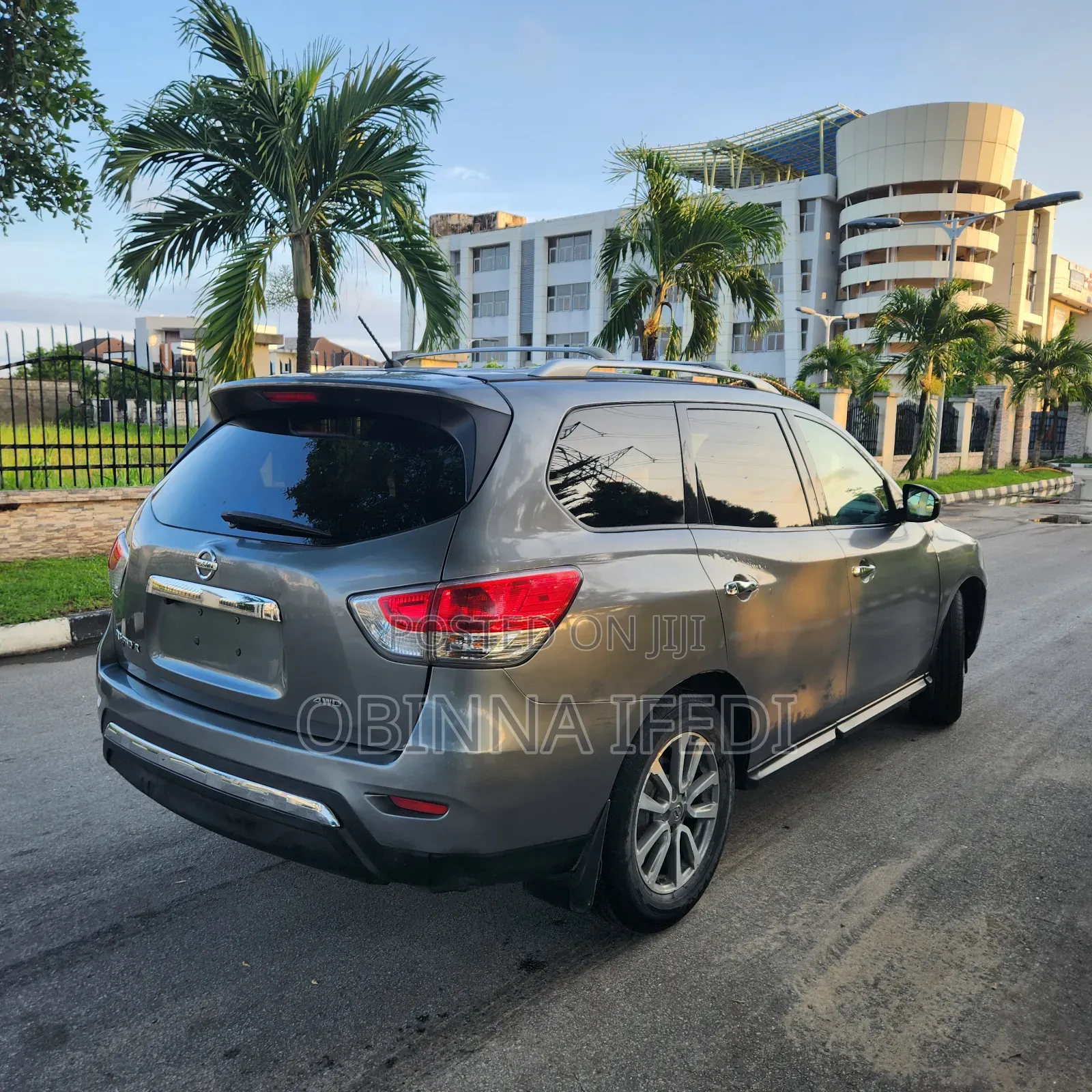 Nissan Pathfinder 2016 Gray