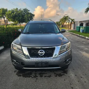 Nissan Pathfinder 2016 Gray